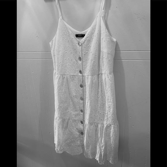 Cute white summer dress 🤩 - Picture 5 of 7